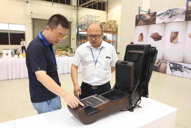 巴斯特的极致天窗工艺冰球突破豪华版遇见伟(图6)