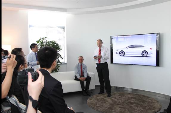 巴斯特的极致天窗工艺冰球突破豪华版遇见伟