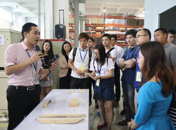 巴斯特的极致天窗工艺冰球突破豪华版遇见伟(图5)