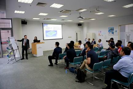 巴斯特的极致天窗工艺冰球突破豪华版遇见伟(图15)