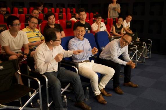 巴斯特的极致天窗工艺冰球突破豪华版遇见伟(图23)