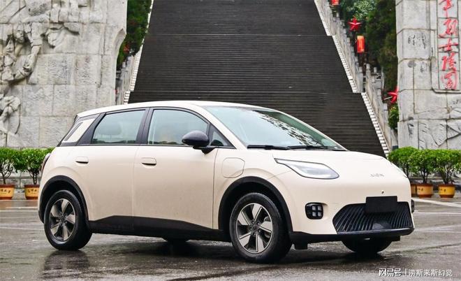 ION UT给出了更均衡的纯电答案冰球突破当通勤成为日常主旋律埃安A(图3)